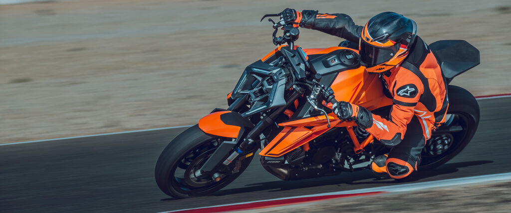 KTM launch 1390 super duke racing ki duniya ka badshah Unleashing the Beast: A Deep Dive into the KTM 1390 Super Duke